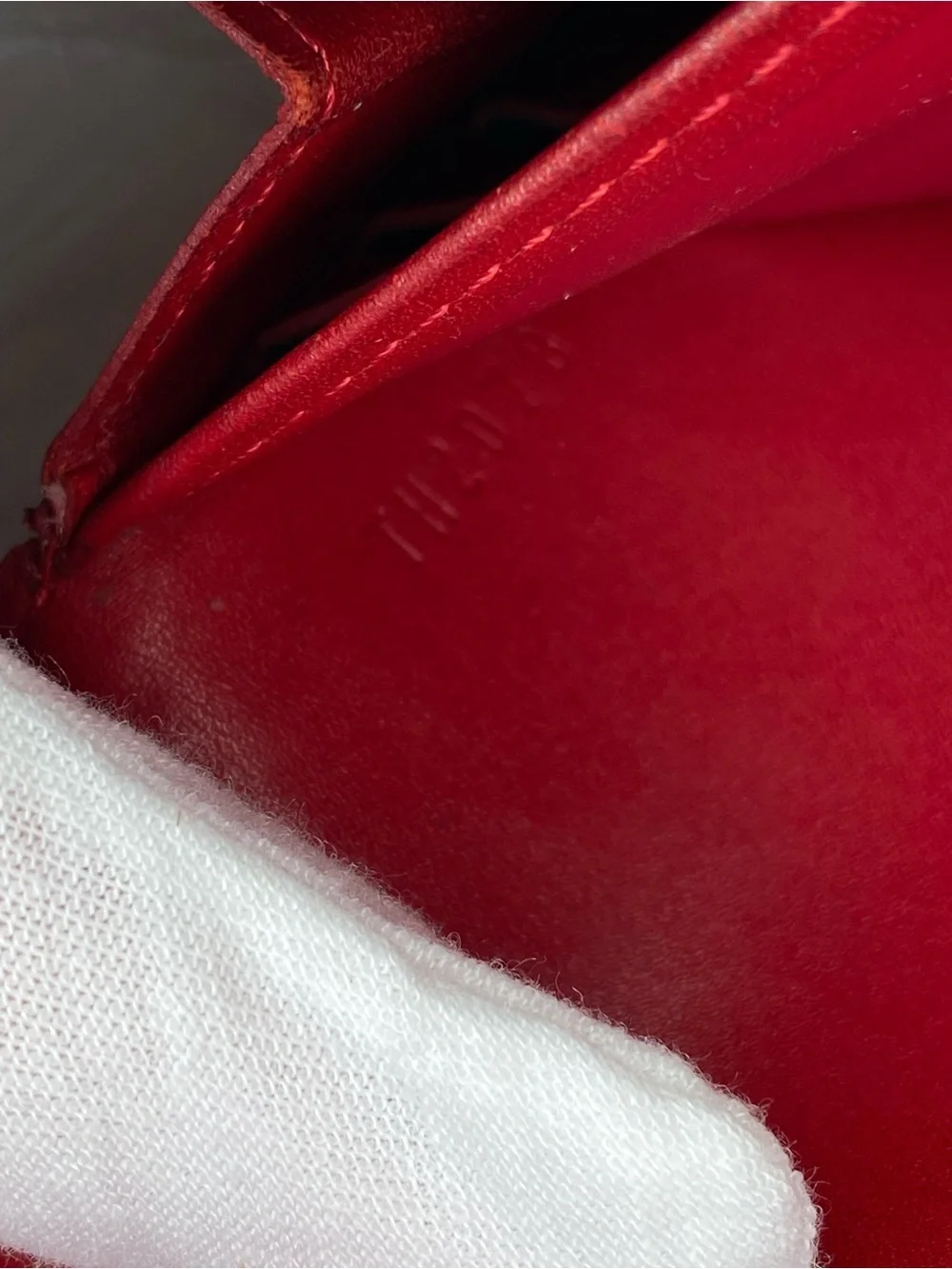 Louis Vuitton Monogram Vernis Sarah Wallet in Pomme d'Amour red patent leather